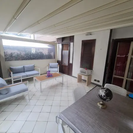 Appartement Acitrezza *